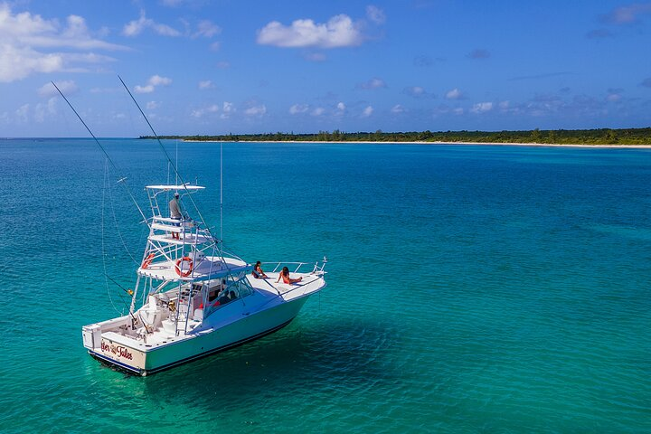 6 Hour Private Fishing Tour in Puerto Aventuras Riviera Maya - Photo 1 of 25