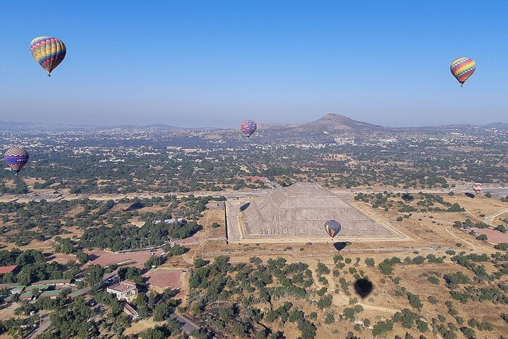 Balloon flight, visit archaeological site, breakfast and transportation - Photo 1 of 5