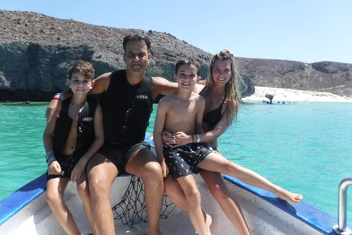 Espiritu Santo Island Combo: Sea Lions and Paddleboard 1 to 6 Private Group  - Photo 1 of 12