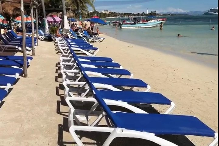 FACILITIES BEACH CLUB For A Day At The Beach At Los Arrecifes Restaurant. - Photo 1 of 25