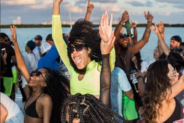  Hip Hop Sessions Boat Party Cancun (Adults only) - Photo 1 of 22