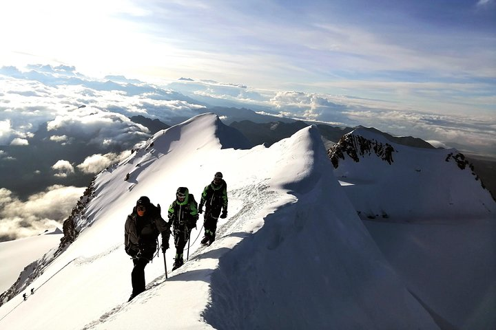 Huayna potosi 6088m. 3 day Climb - Photo 1 of 14