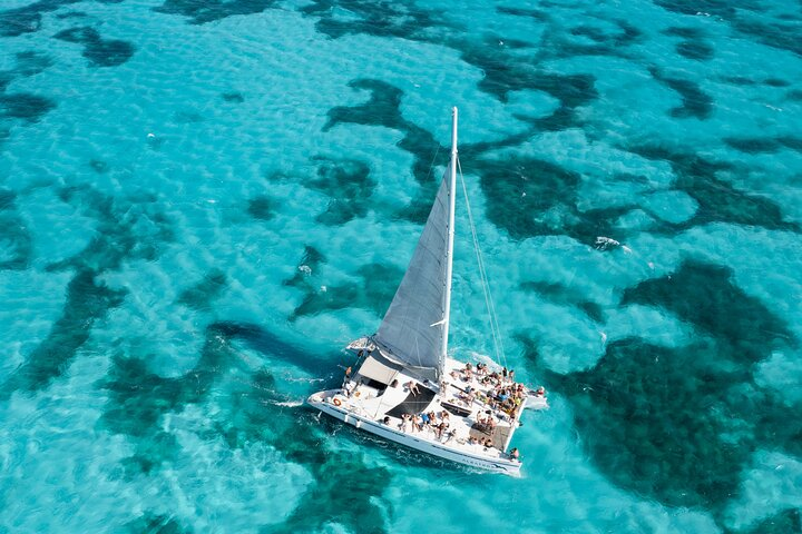 Isla Mujeres Plus by Albatros Catamarans - Photo 1 of 10