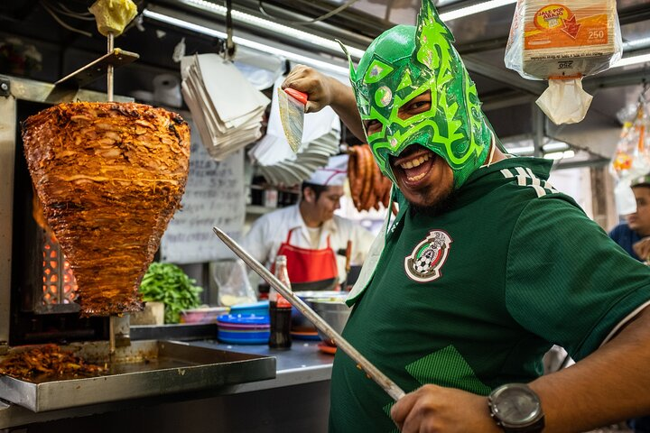 Learn all about the street cuisine of CDMX