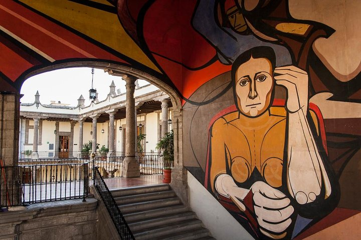 Mexican Muralism by Estacion Mexico Free Tours