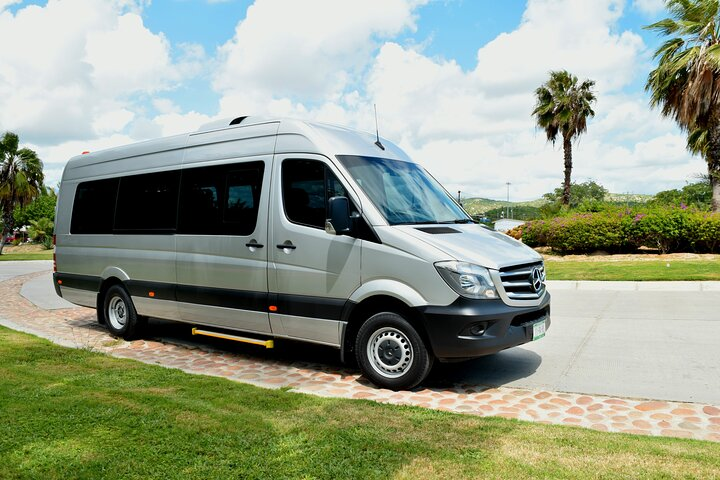 One Way Transportation from Los Cabos Airport to La Paz .8 pax - Photo 1 of 5