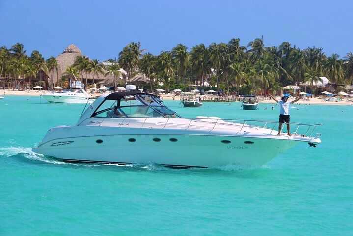 Private 48ft Premium Yacht Rental in Cancún 23P8 - Photo 1 of 12