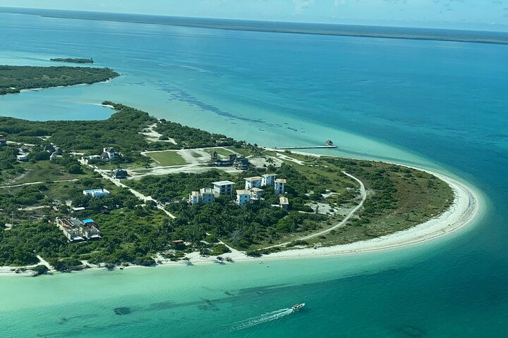 Private flight to Holbox from Cancun - Photo 1 of 6