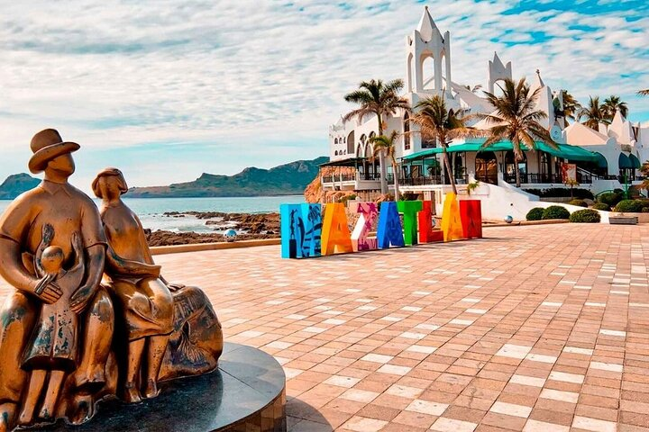 Private roundtrip airport to hotel transfer in Mazatlan - Photo 1 of 6