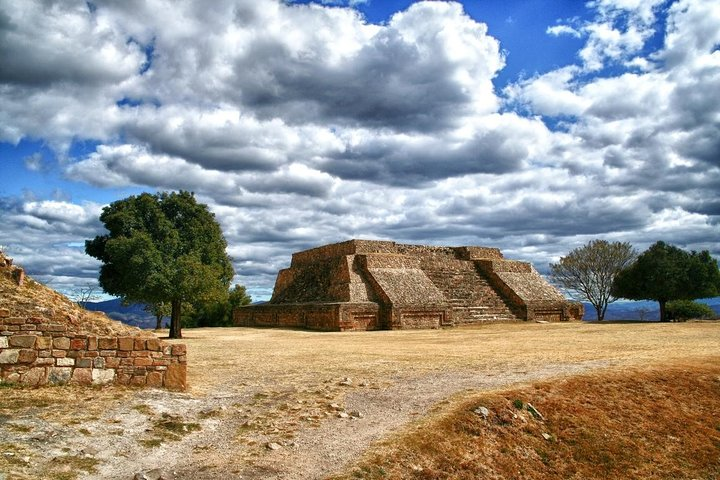 Private Tour, all inclusive Monte Alban & Atzompa - Photo 1 of 13