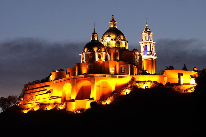 Cholula by night