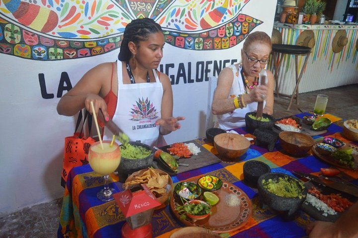 Fresh Guacamole & Salsa