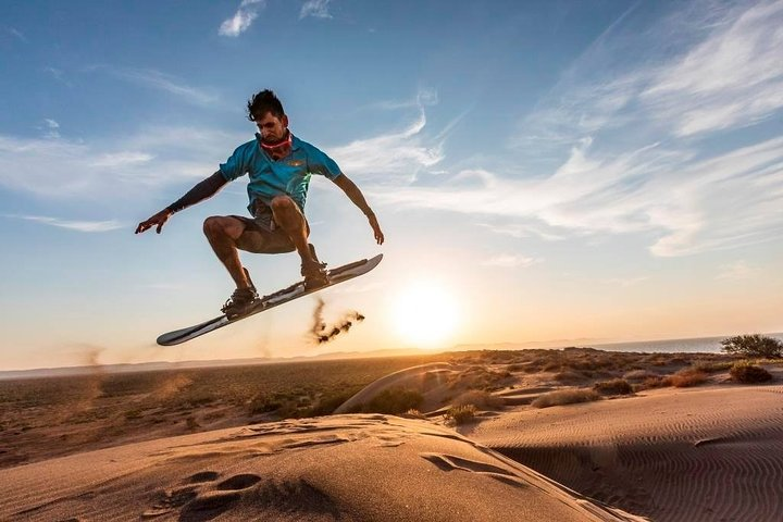 Want to try something new, fun and out of the ordinary? Try our Sunset Sandboarding Tour at La Paz! 