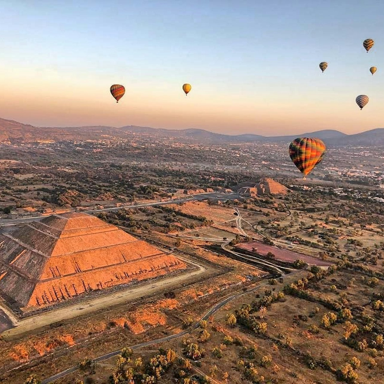 Teotihuacán Pyramids Hot Air Balloon Ride - Photo 1 of 9