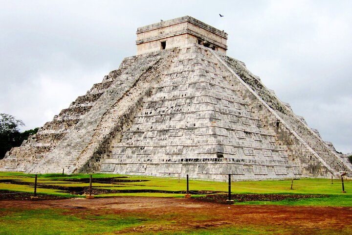 KUKULKAN Pyramid - The temple of the Feathered Snake GOD