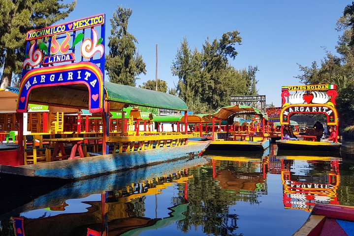 Xochimilco + Coyoacan + Estadio Azteca + UNAM - Photo 1 of 11