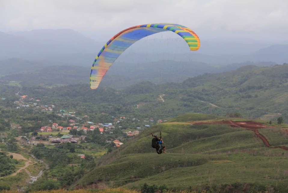 Borneo Paragliding Experience in Ranau - Photo 1 of 4