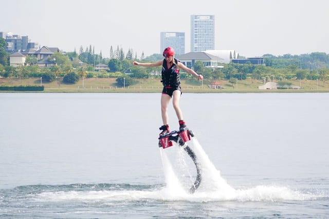 Flyboard Experience - SINGLE (30mins flight) - Photo 1 of 10