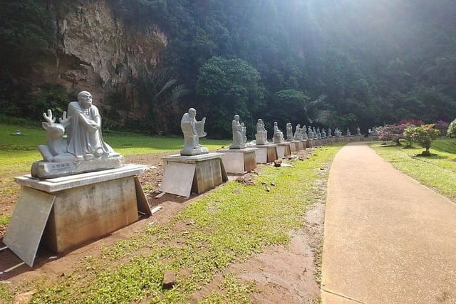 Kek Lok Tong Cave Temple and Zen Gardens