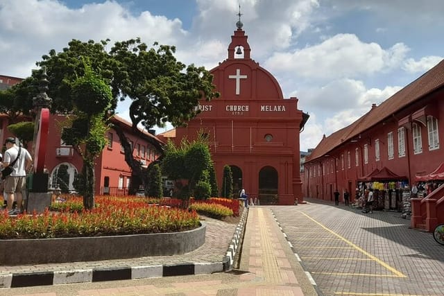 Malacca to Kuala Lumpur International Airport Transfer - Photo 1 of 6