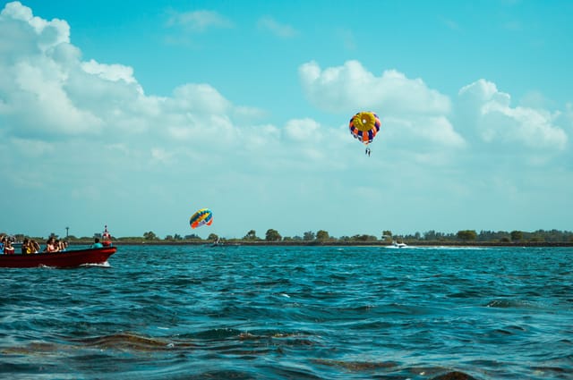 parasailing-adventure-batu-ferringhi-malaysia-pelago0.jpg