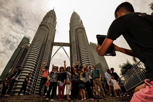 Private Kuala Lumpur Photographic Tour With Petronas Towers & Sky Box K.L Tower - Photo 1 of 23