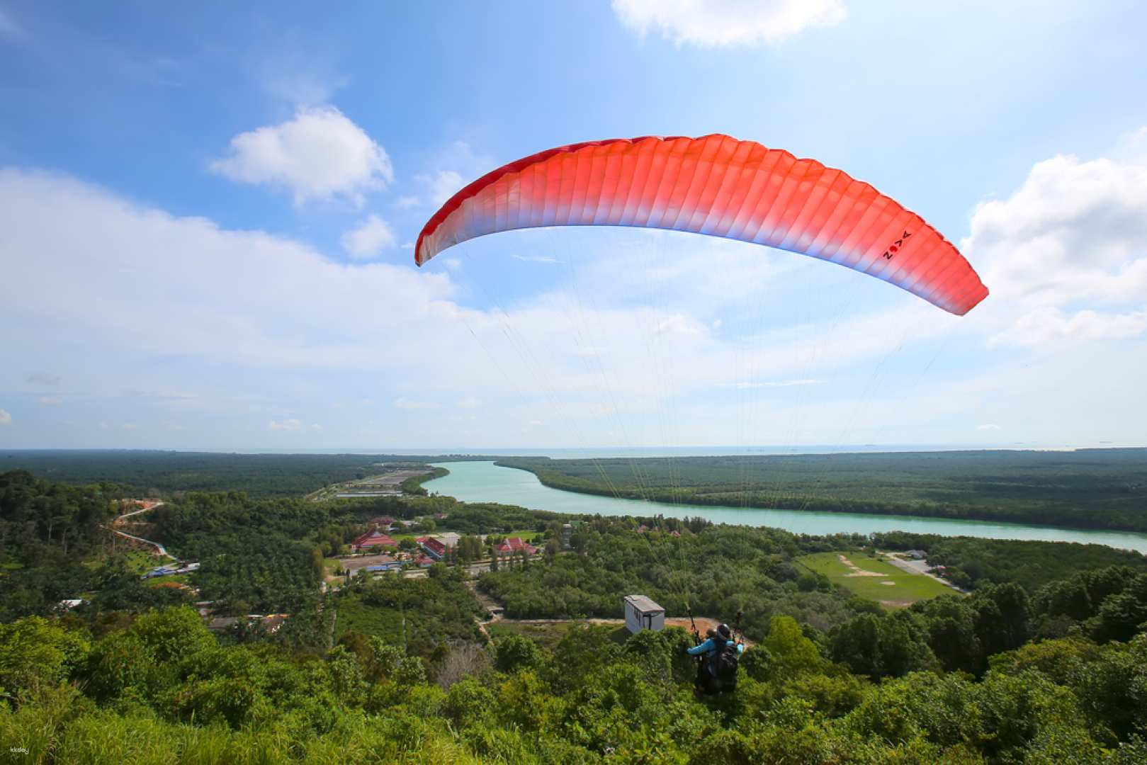 Tandem Paragliding Bukit Jugra | Selangor | Malaysia - Photo 1 of 4