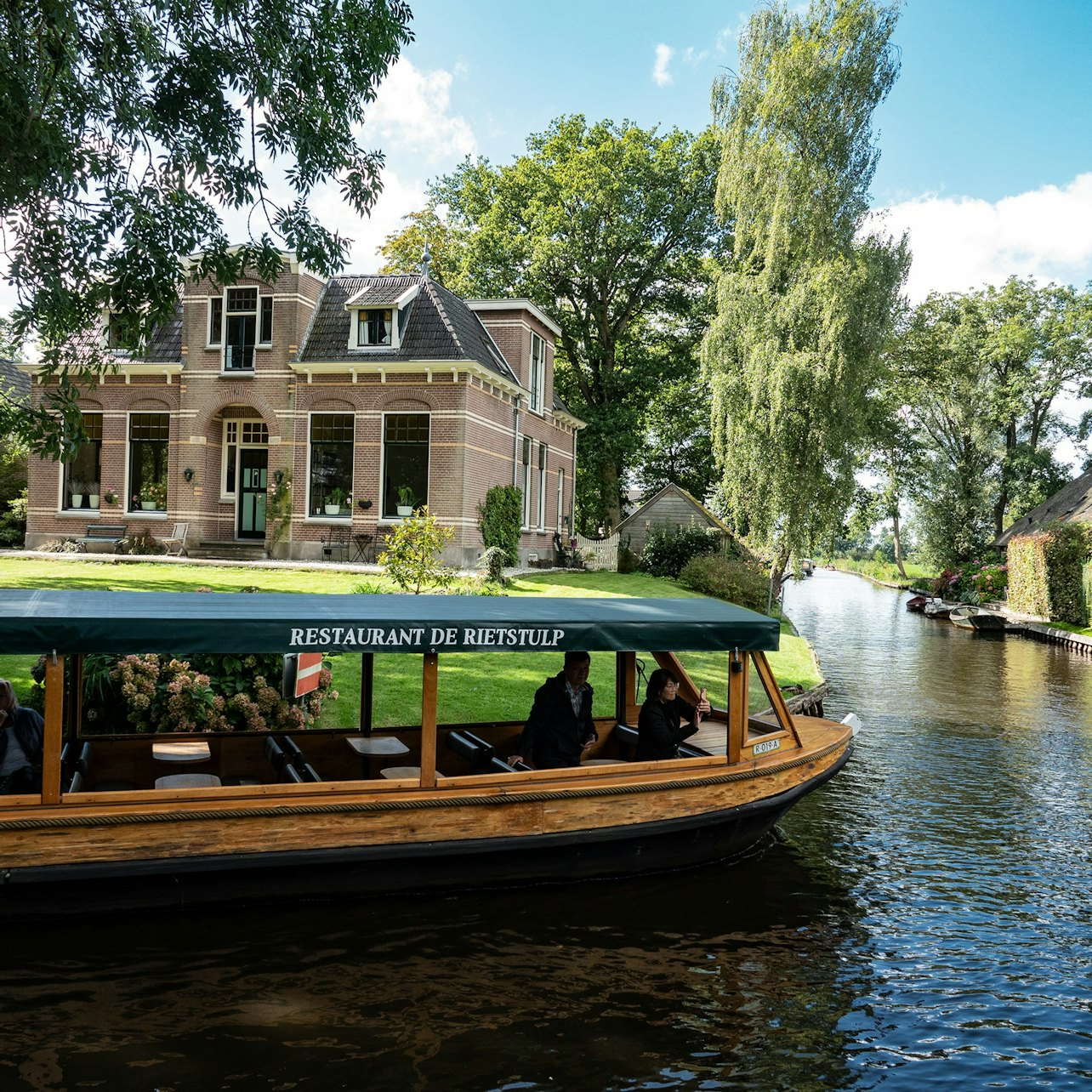 Giethoorn: Transport + Boat Trip - Photo 1 of 8