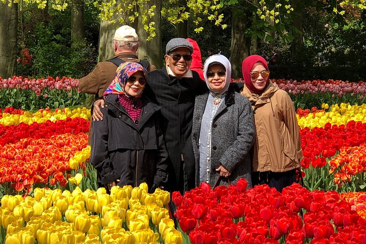 Holland Spectacle (Keukenhof Tulips Garden & Giethoorn) - Photo 1 of 13