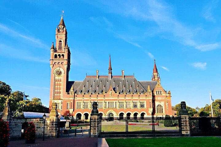 The Hague, Delft and Rotterdam Sightseeing Tour Max.8 Persons - Photo 1 of 7