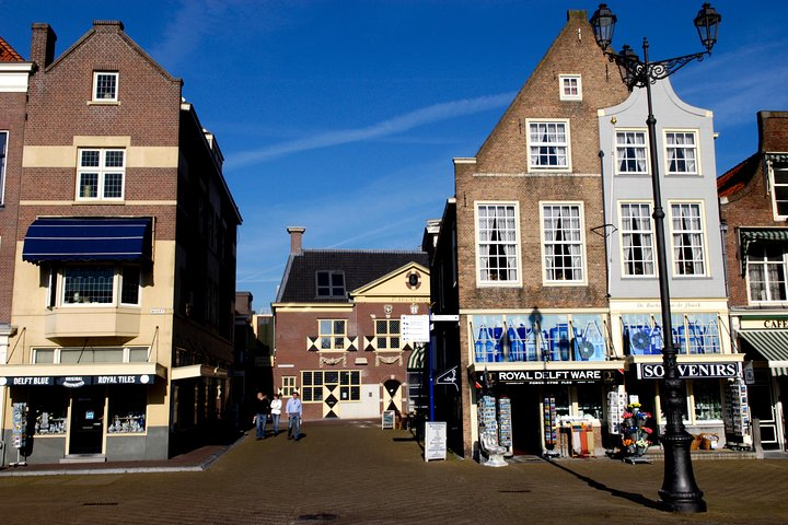 Walking Tour of Delft - The City of Orange and Blue - Photo 1 of 9