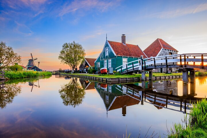 Zaanse Schans: Walking Tour with Audio Guide on App - Photo 1 of 5