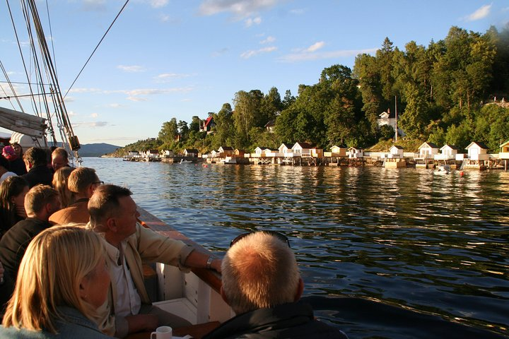 Passing numerous bath houses