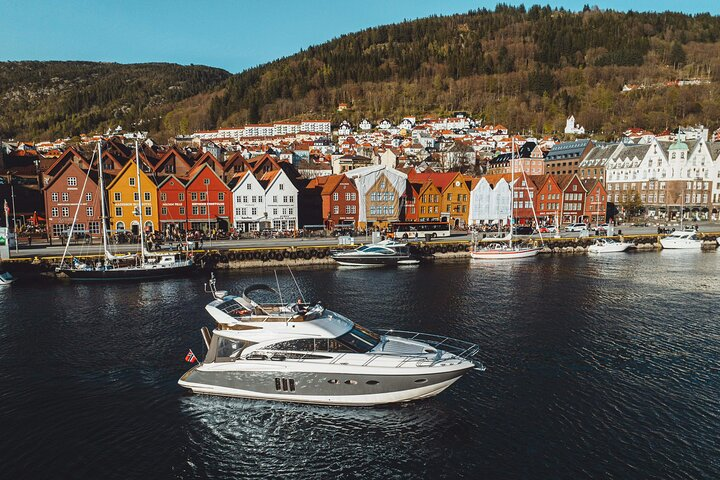 3 h private yacht-cruise around Bergen - Photo 1 of 8