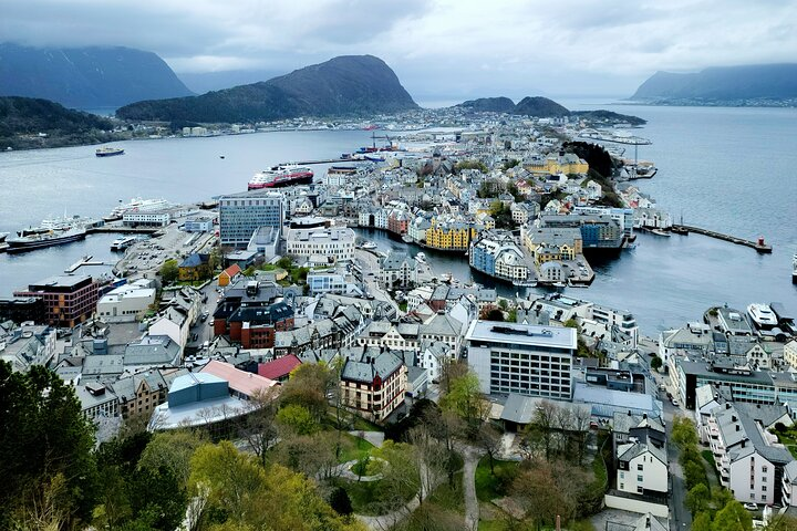 Ålesund Two Hour Walking City Tour - Photo 1 of 7