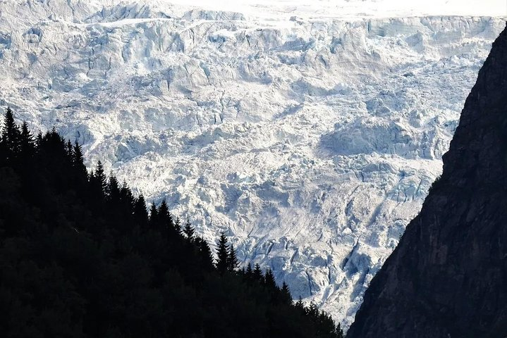 Bøyabreen Glacier