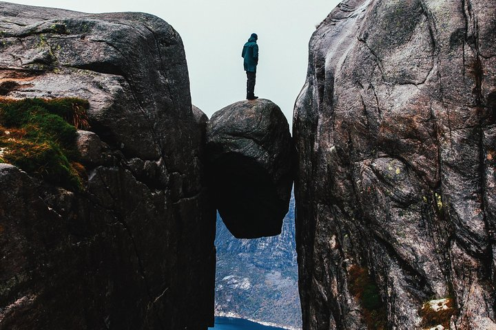 Guided hike to Kjerag boulder