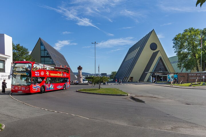 Oslo: Walking Tour + Hop-on Hop-off Bus Tour  - Photo 1 of 8