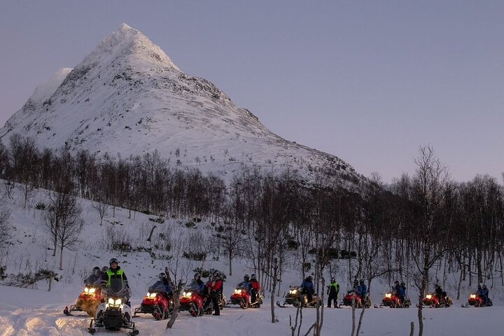 Snowmobile Evening Adventure outside Tromsø - Photo 1 of 3