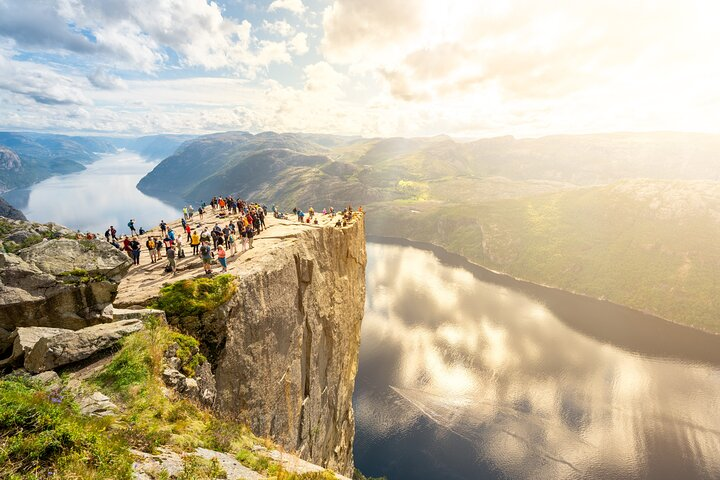 Stavanger: Pulpit Rock - Guided tour with Norwegian guide - Photo 1 of 17