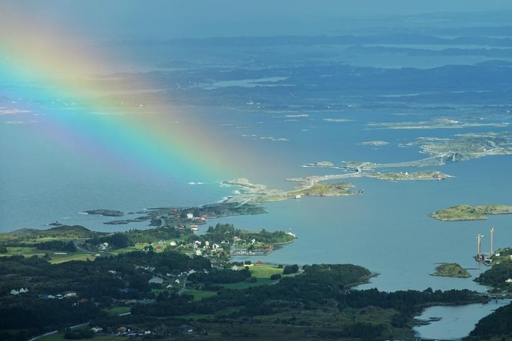 Thrilling Atlantic Road trip with hiking, beach and driving - Photo 1 of 17