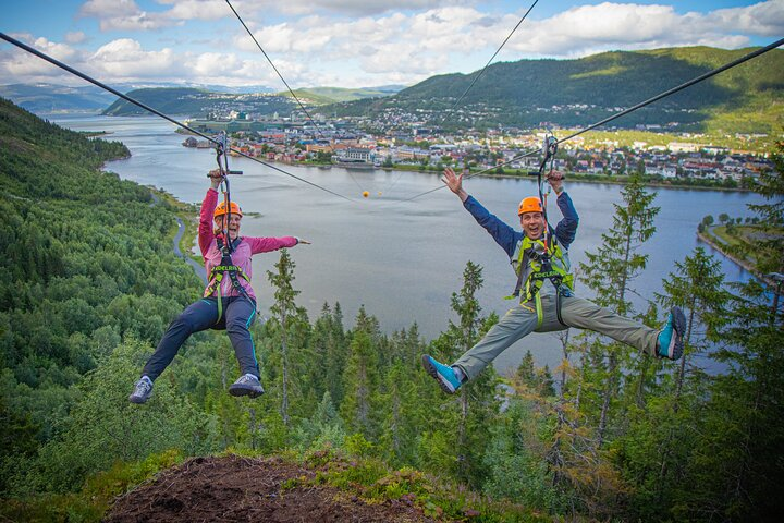 Zipline Experience in Mosjøen - Photo 1 of 7