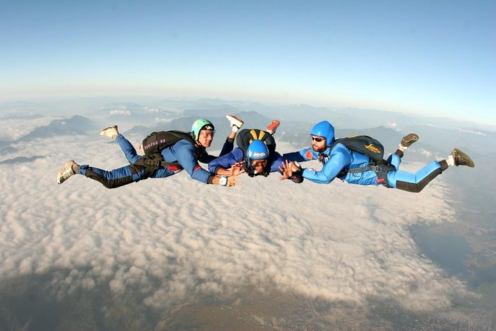 1 day Pokhara Skydiving - Photo 1 of 6