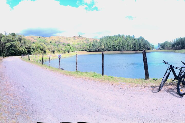 3-Hour Private Tour to La Estrella Lake from Boquete on E Bike - Photo 1 of 9