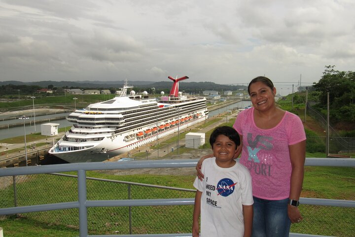 Panama Canal (Caribbean Locks) & San Lorenzo Fortress - Photo 1 of 11