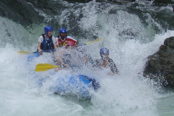 Rafting the drop in upper Chagres River