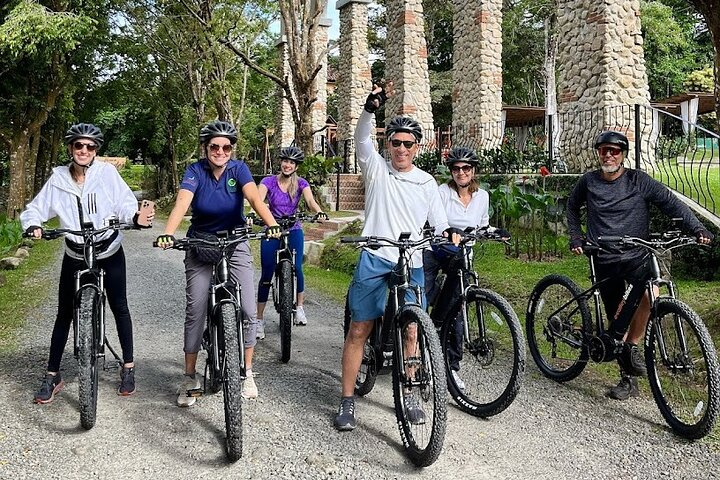 Ready for their guided tour on e-bikes