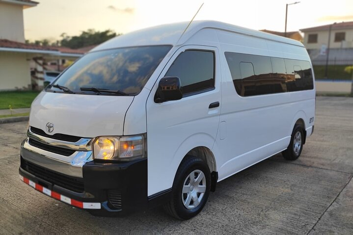 Private Shuttle to Dreams Playa Bonita Panama - Photo 1 of 7