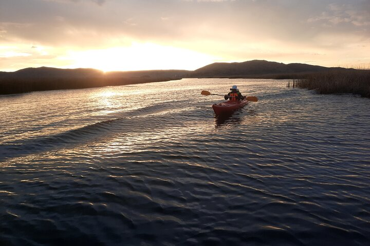 3 Hours of Route during Sunset in Kayak by Lake Titicaca - Photo 1 of 16