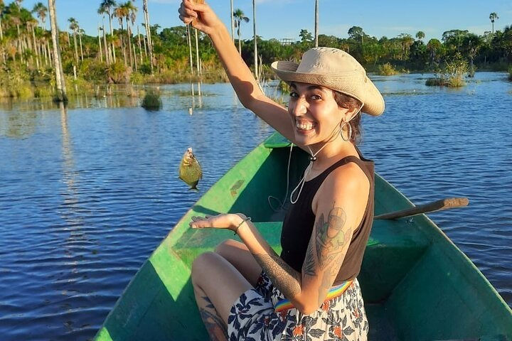 3 Hours Private Piranha Fishing in Lake Yacumama - Photo 1 of 13